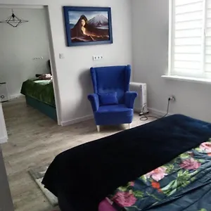 https://mirella2.szklarskaporebahotels.net